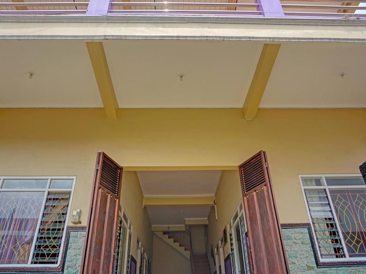 Spot On 1870 Graha Batu Mulia Hotel Exterior photo