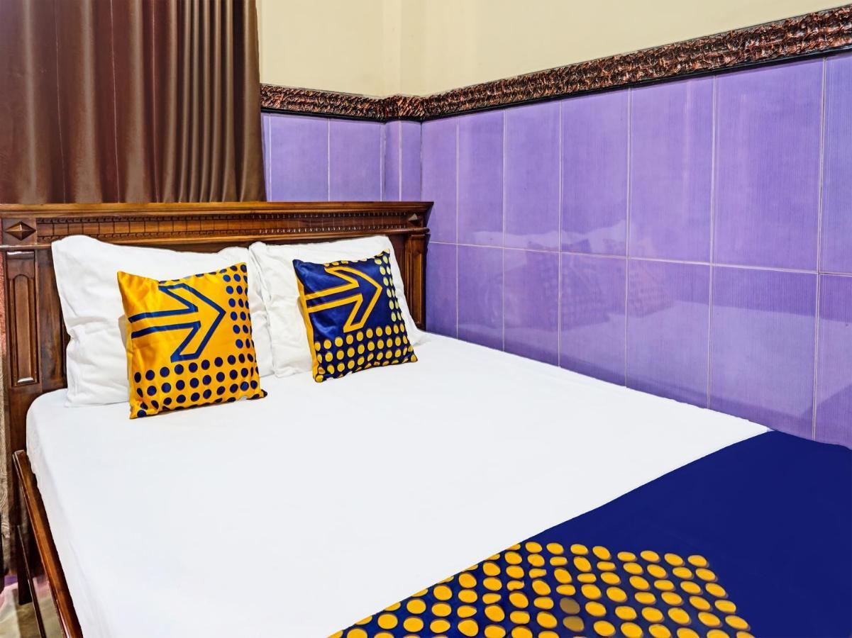 Spot On 1870 Graha Batu Mulia Hotel Exterior photo